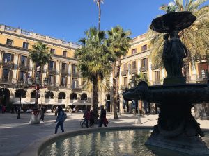 Fountain on sunny day in Barcelona's Plaça Reial