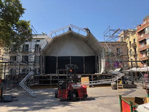 Construction of new playscape in Plaça del Sol in Barcelona