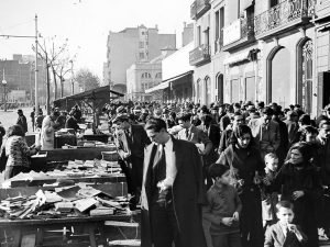 1931 - Sunday market on Carrer de Paral-lel
