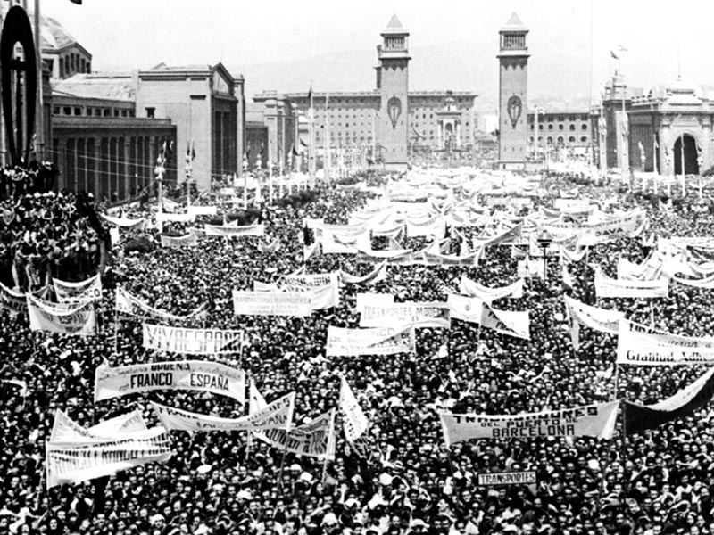 1941 - Rally in Barcelona's Plaća Espanya supporting Francisco Franco