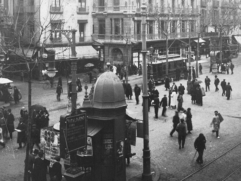 1913 - Plaça de la Boqueria on Les Rambles.