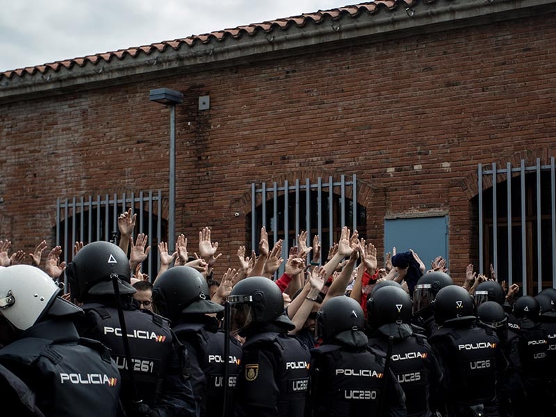 2017 - Police blockade during October 1st Referendum vote