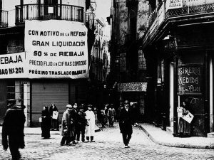 1908 - Argenteria Street from Plaça de l'Angel