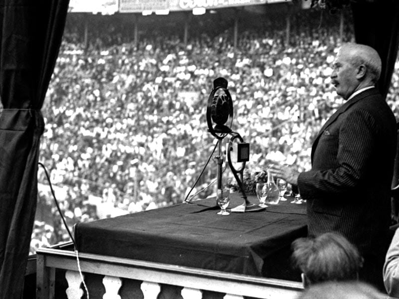 1931 - Alejandro Lerroux speaking the Monumental bullring in Barcelona.